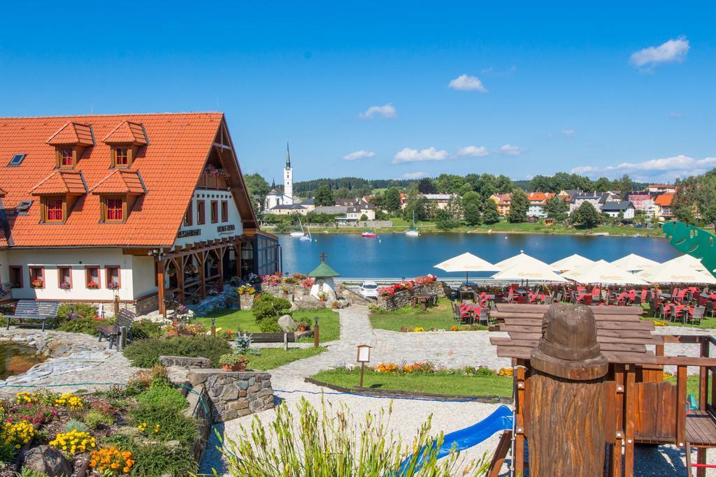 Hotel Leyla Frymburk Buitenkant foto