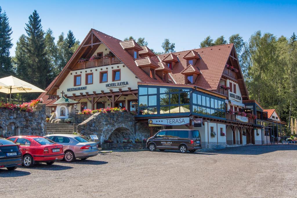Hotel Leyla Frymburk Buitenkant foto