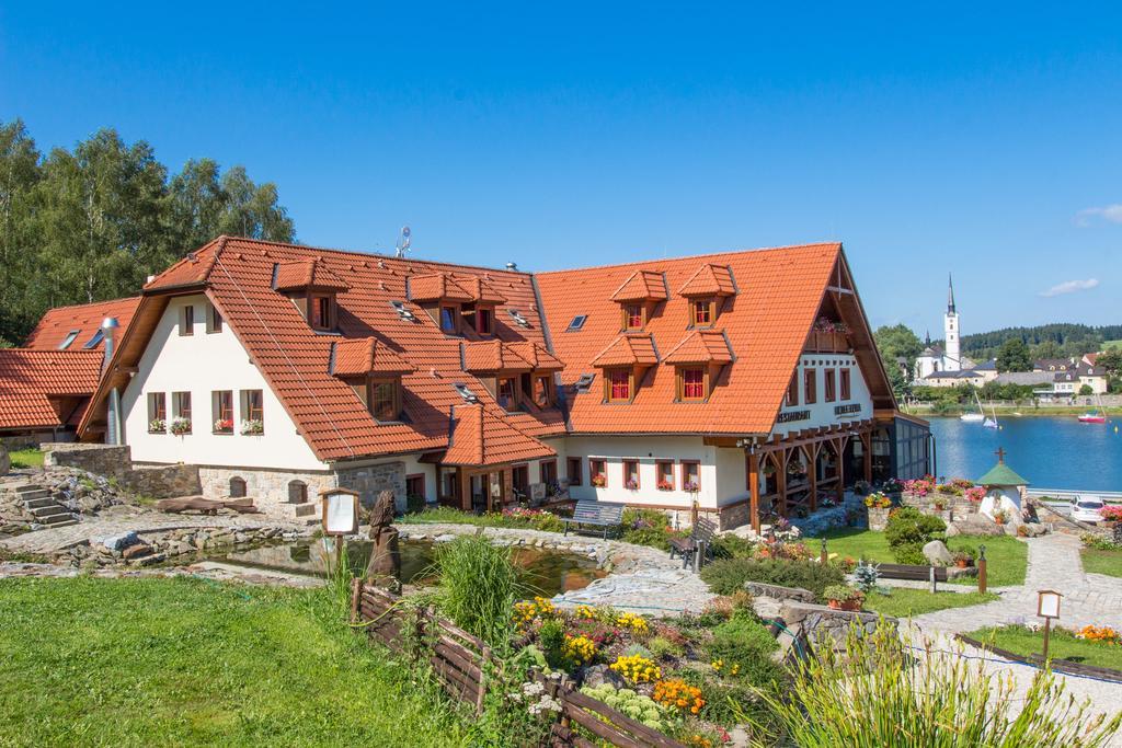 Hotel Leyla Frymburk Buitenkant foto